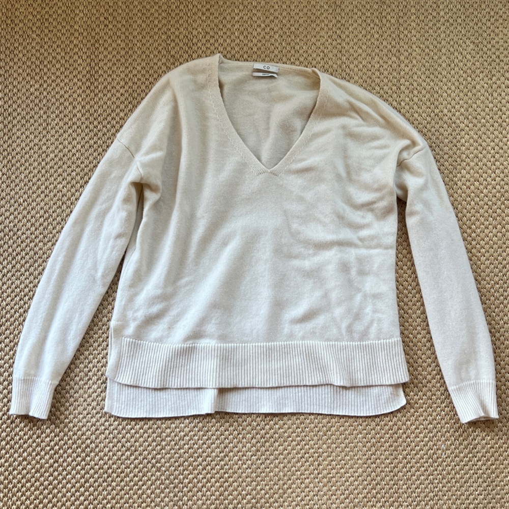 Co. Wool & Cashmere Cream V-Neck Pull-Over Sweater | Small